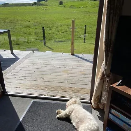 Livingstones Lodge, District * Plumbland