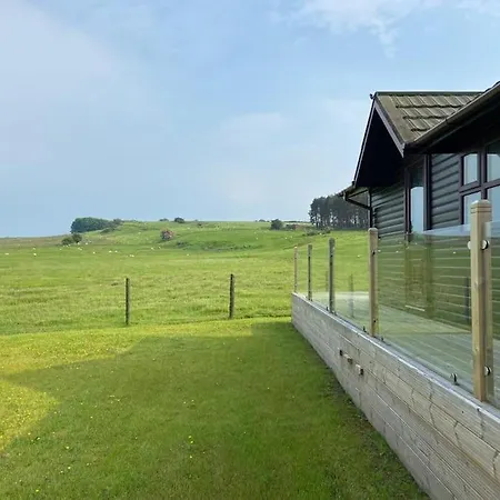 Livingstones Lodge, District